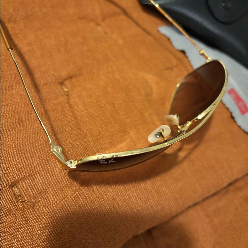 Ray-Ban Classic Gold Aviator Sunglasses - Picture 7 of 11